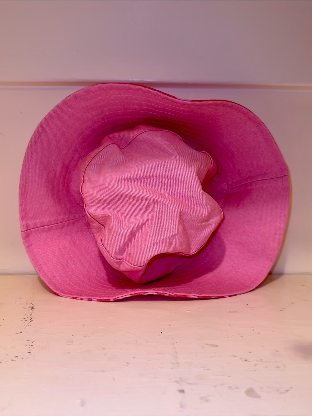 Benefit Cosmetics - Pink Wide-Brim Sun Hat
